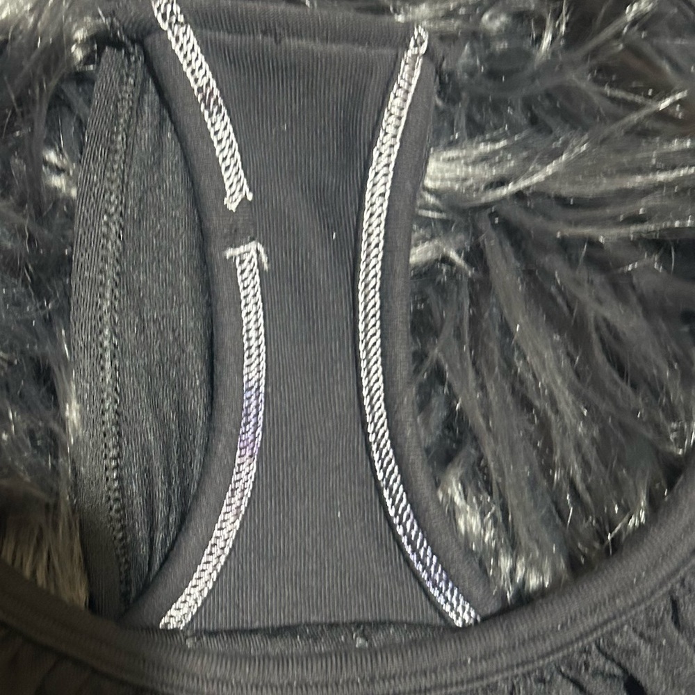 Lululemon No Limit Built in Bra Black Tank Top Size 6 - Picture 4 of 5